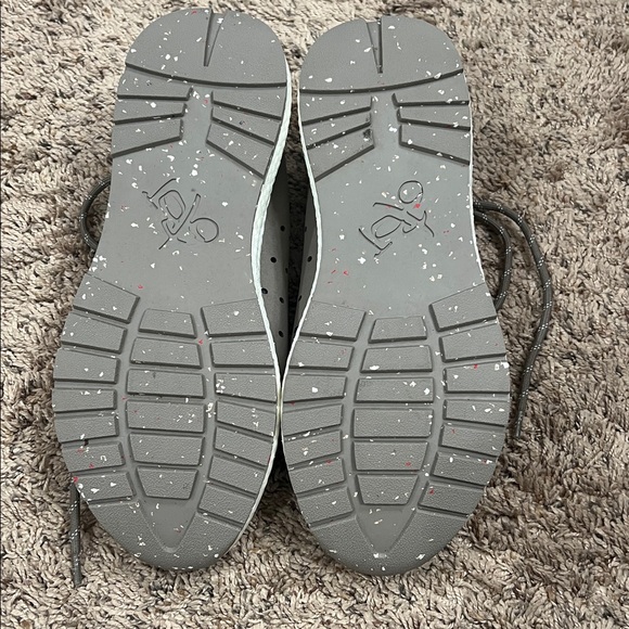 OTBT women’s tennis shoe - Picture 4 of 6